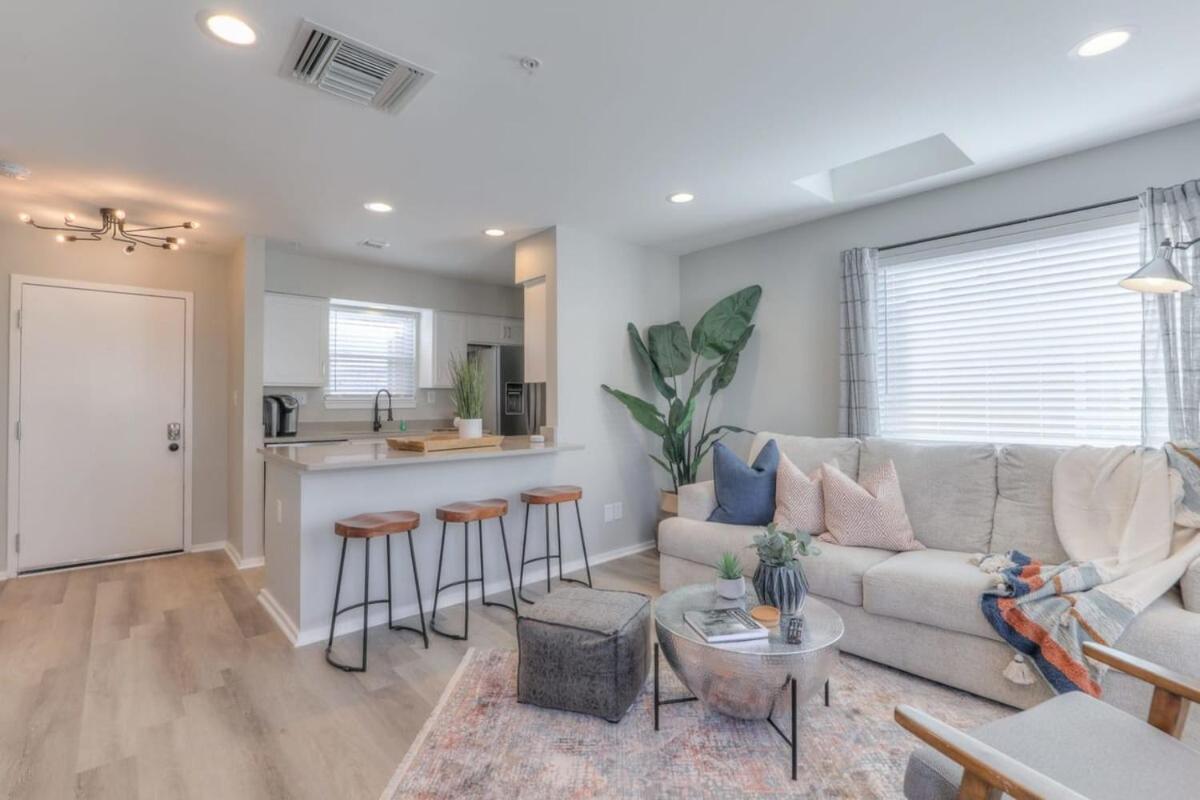 Walk To Broadway Riverfront Condo With Pool Nashville Extérieur photo