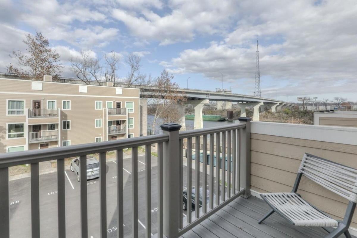 Walk To Broadway Riverfront Condo With Pool Nashville Extérieur photo